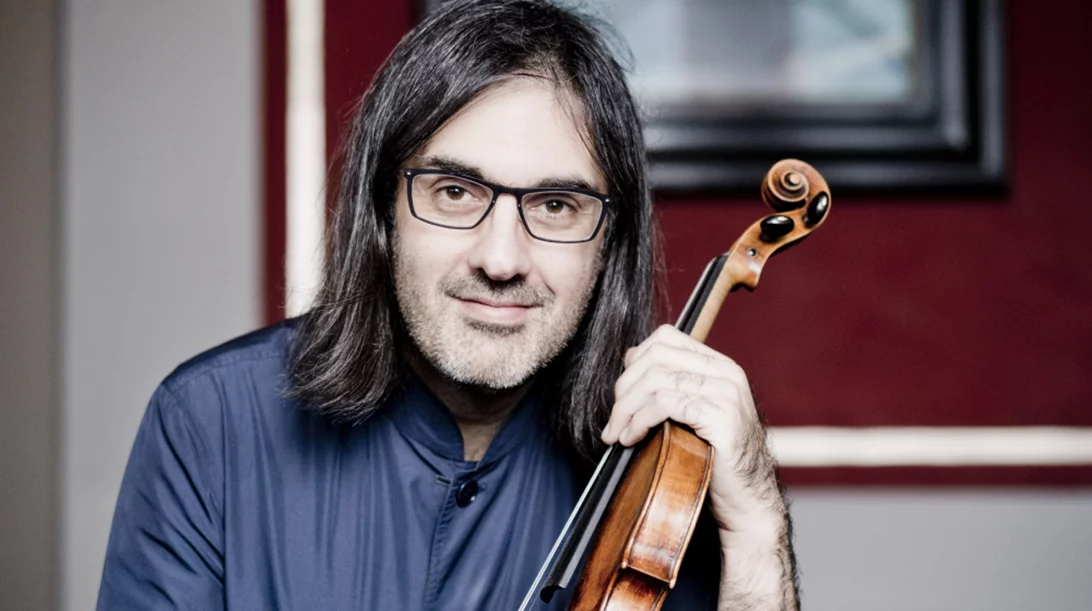 Συναυλία-έκπληξη του Λεωνίδα Καβάκου στην Επίδαυρο